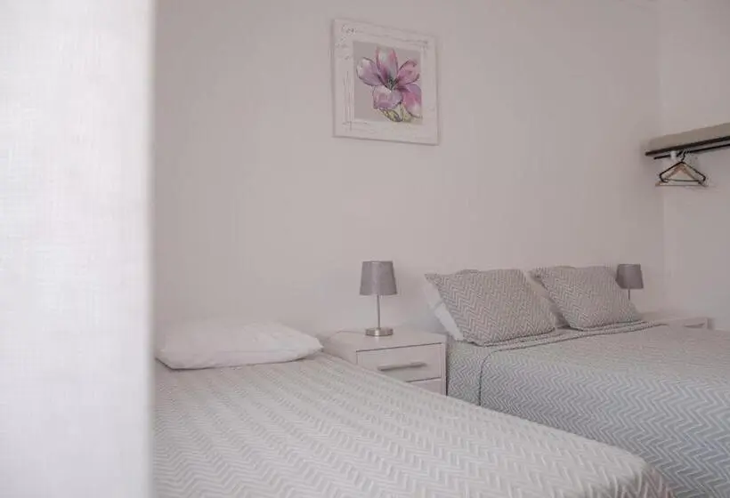 Perhesviitti, Alojamento Das Fontes