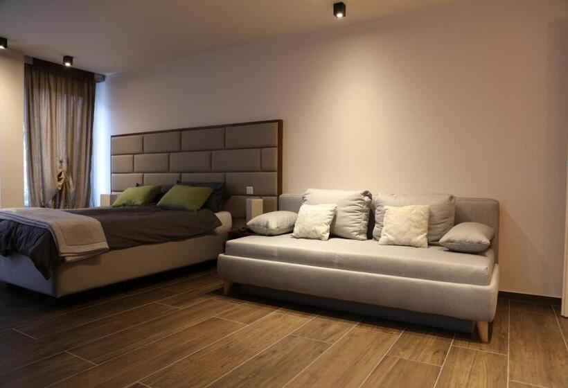 디럭스 룸, Sandheiderhof