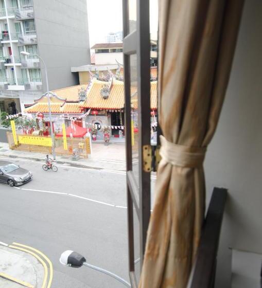 اتاق استاندارد سه نفره, Asphodel Inn