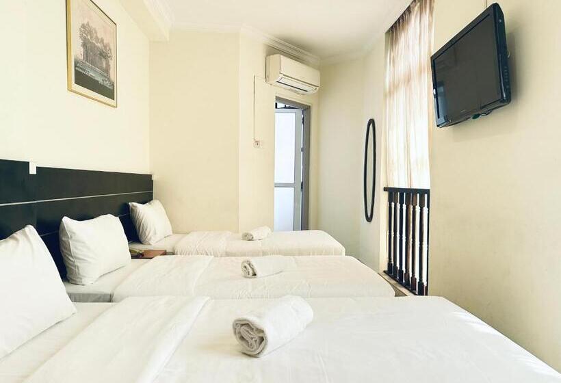 اتاق استاندارد سه نفره, Asphodel Inn