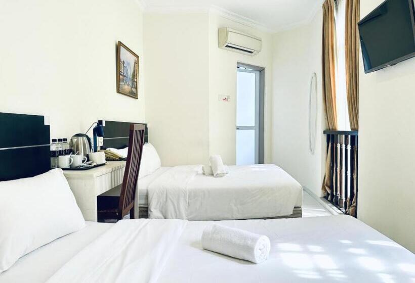 اتاق استاندارد سه نفره, Asphodel Inn