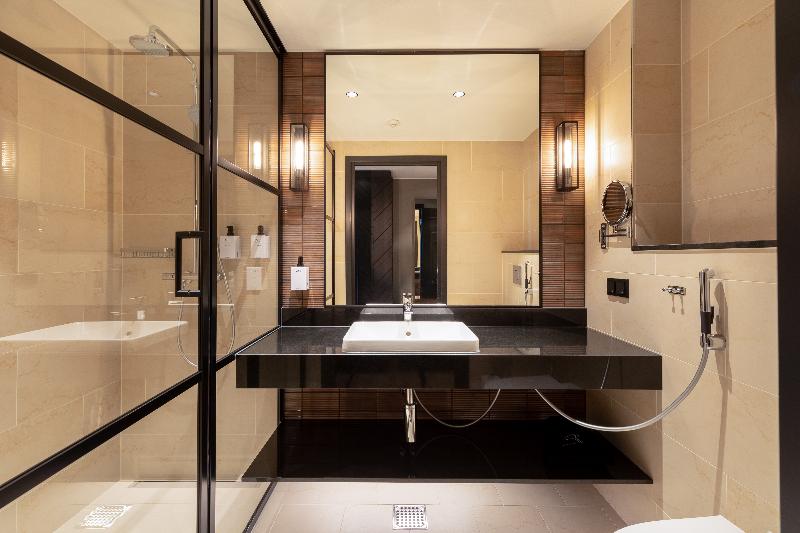 اتاق استاندارد سه نفره, Asphodel Inn