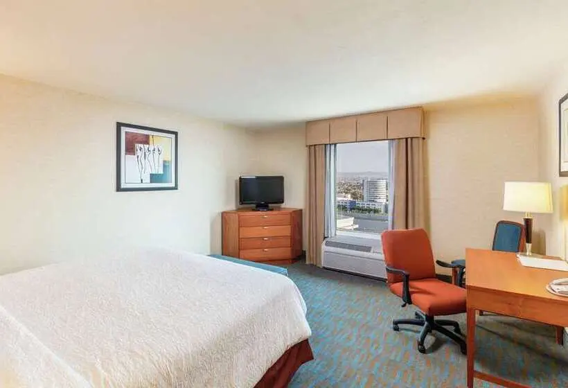 Standard-huone King-vuode, Hampton Inn By Hilton Queretaro Tecnologico