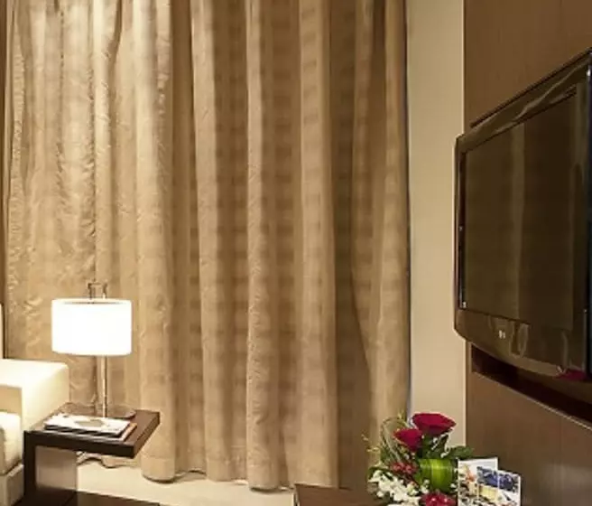 デラックススイート, Oaks Liwa Executive Suites