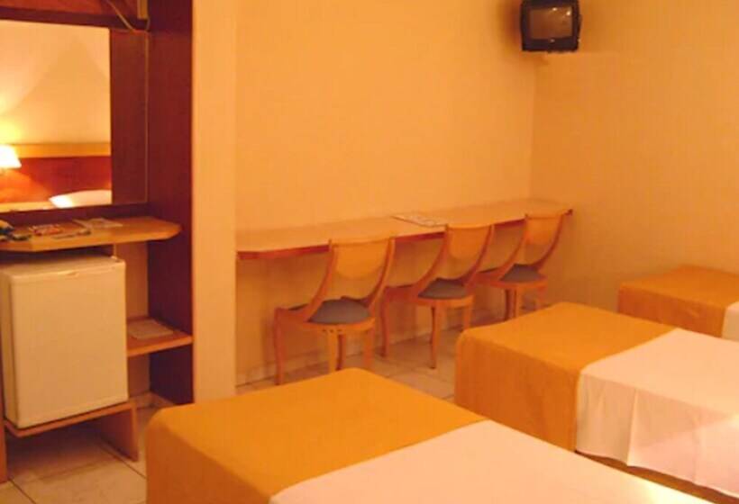 חדר דלוקס לשלושה, Plaza Bittar