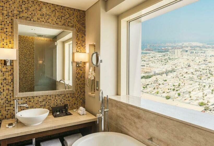 اتاق سوپریور با تخت بزرگ, The Tower Plaza Hotel Dubai