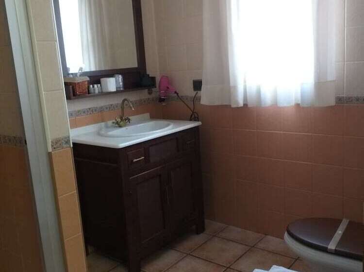 园景标准四人间, Viñedos Y Bodegas El Castillo