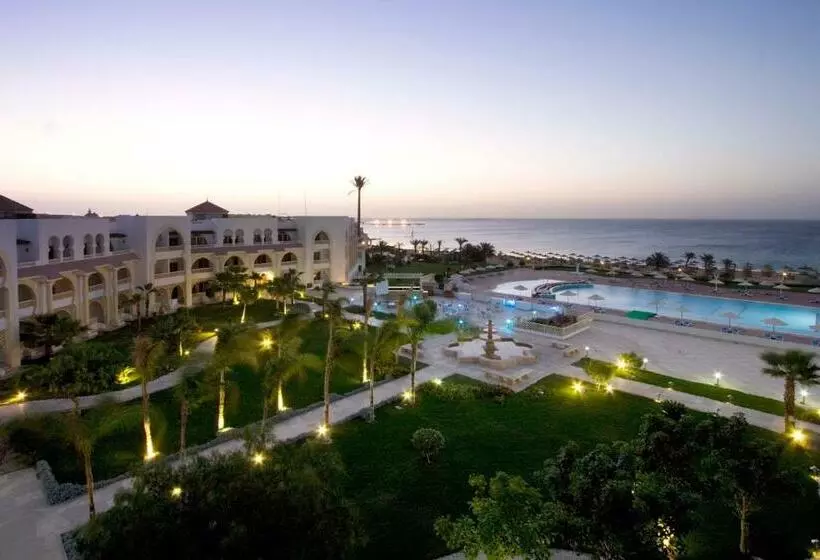اتاق لوکس با چشم‌انداز دریا, Old Palace Resort Sahl Hasheesh