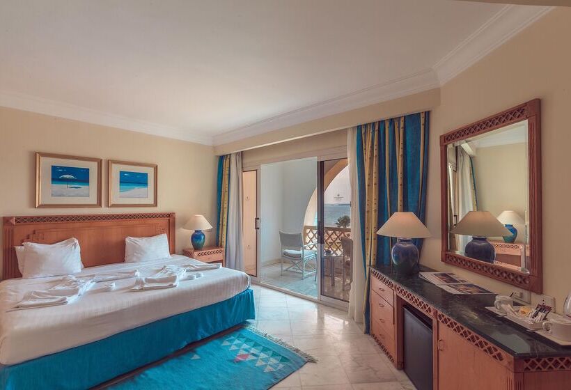 اتاق سوپریور با چشم‌انداز جانبی دریا, Old Palace Resort Sahl Hasheesh