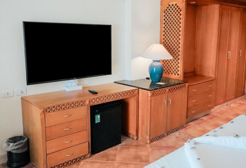 اتاق لوکس با چشمانداز دریا, Old Palace Resort Sahl Hasheesh