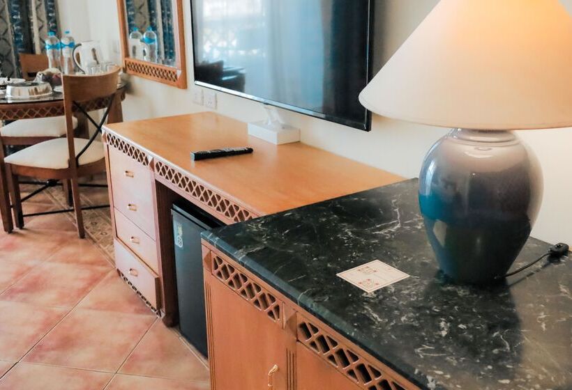 اتاق لوکس با چشمانداز دریا, Old Palace Resort Sahl Hasheesh