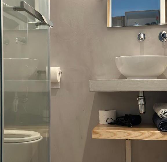 استودیوی استاندارد, Blue Bird