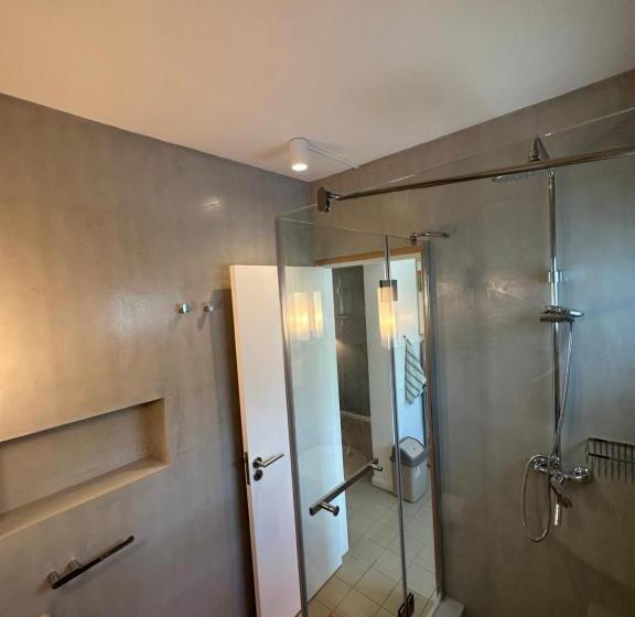 استودیوی استاندارد, Blue Bird