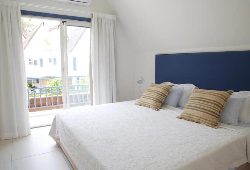 بنگله خانوادگی, Blue Bird