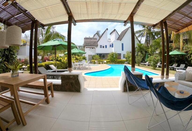 بنگله خانوادگی, Blue Bird