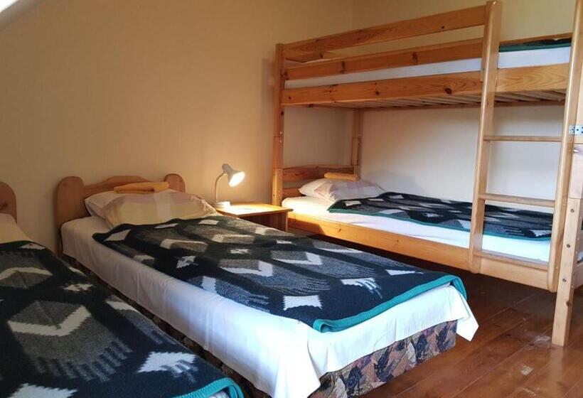 اتاق استاندارد چهارنفره با سرویس بهداشتی مشترک, Guest House Ventas Rumba