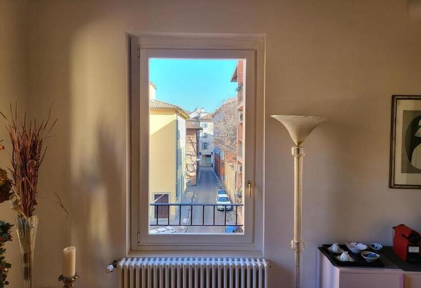 جناح, B&b Griffoni 7