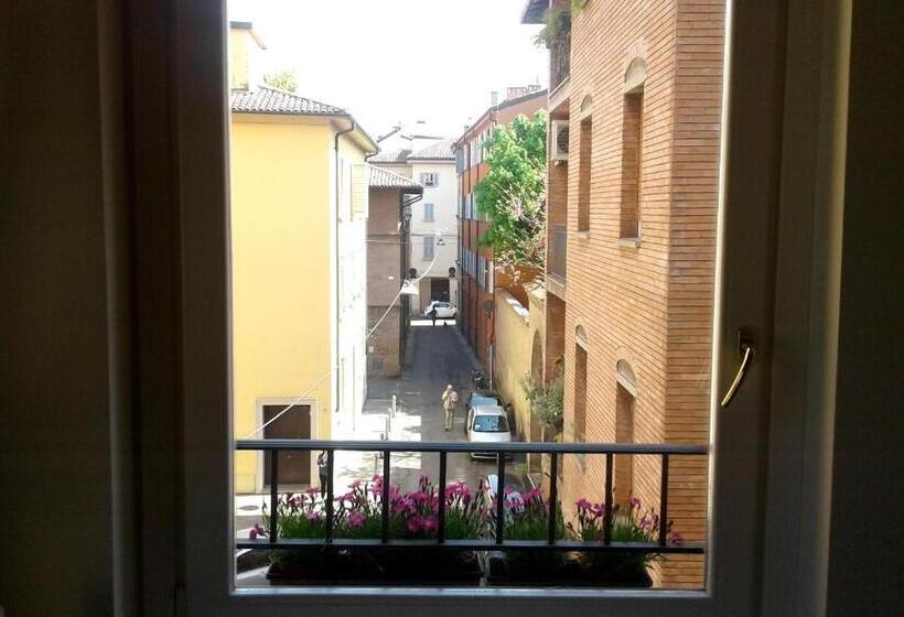 جناح, B&b Griffoni 7