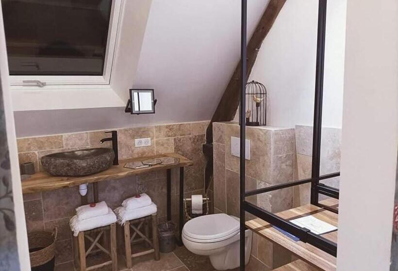 带阳台的豪华间, La Maison Bleue