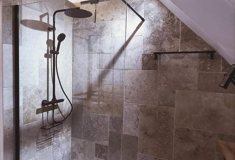 带阳台的豪华间, La Maison Bleue