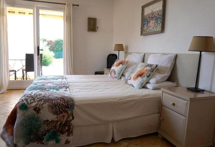 海景标准间露台, Lone Star House