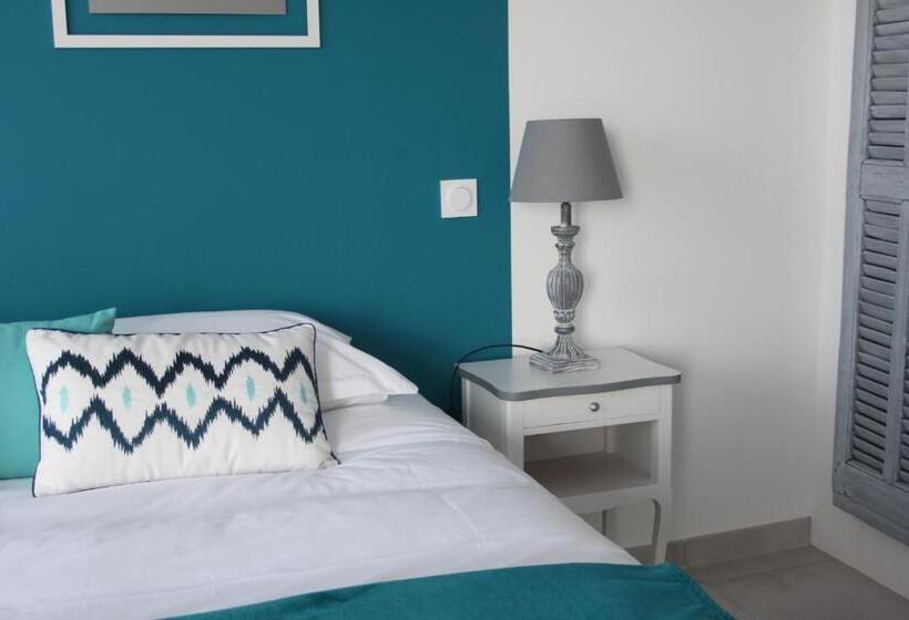 غرفة قياسية مزوَّدة بتراس, Au Fil Des Cévennes