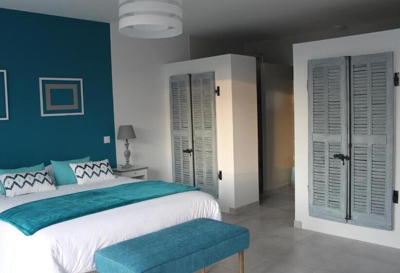 غرفة قياسية مزوَّدة بتراس, Au Fil Des Cévennes