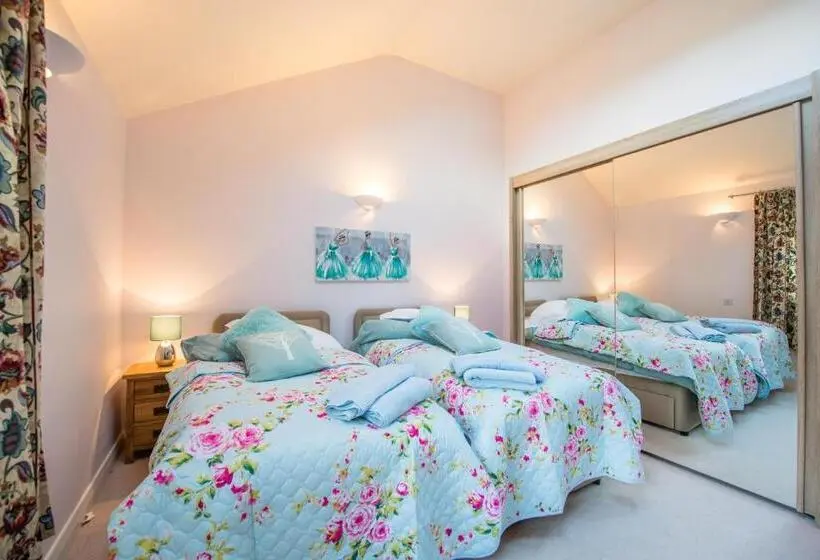 Standard-huone, Y Grange