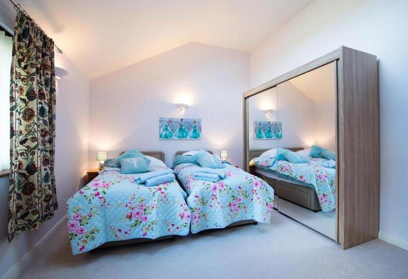 חדר סטנדרט, Y Grange