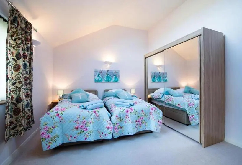 Standard-huone, Y Grange