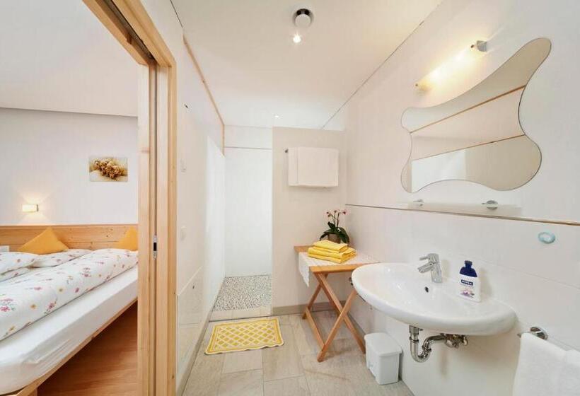 2ベッドルームアパートメント, Salahaus