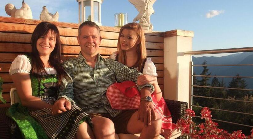 2ベッドルームアパートメント, Salahaus