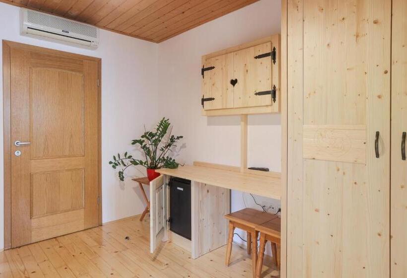 اتاق استاندارد با بالکن, Tourist Farm Mulej