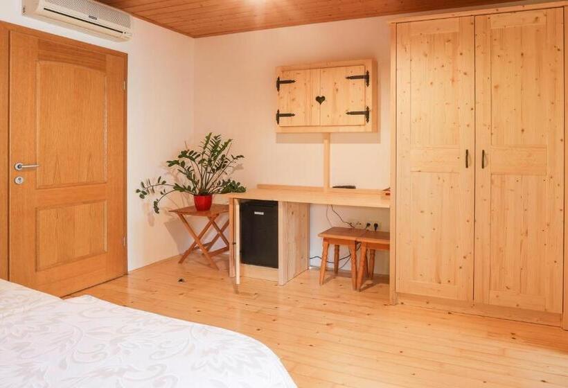 اتاق استاندارد با بالکن, Tourist Farm Mulej