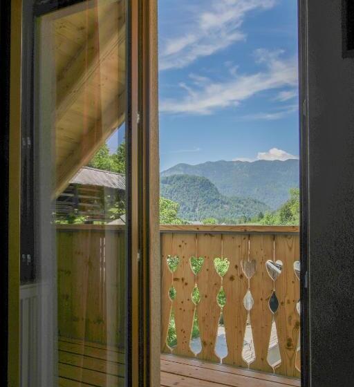 اتاق خانوادگی, Tourist Farm Mulej