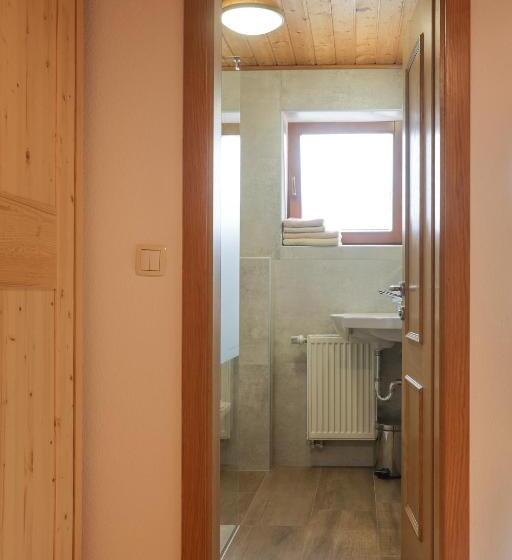 اتاق خانوادگی, Tourist Farm Mulej