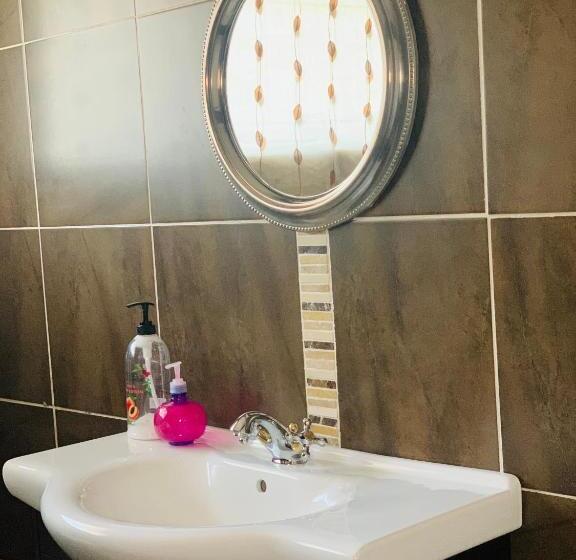 디럭스 룸, Oleratong Guest House