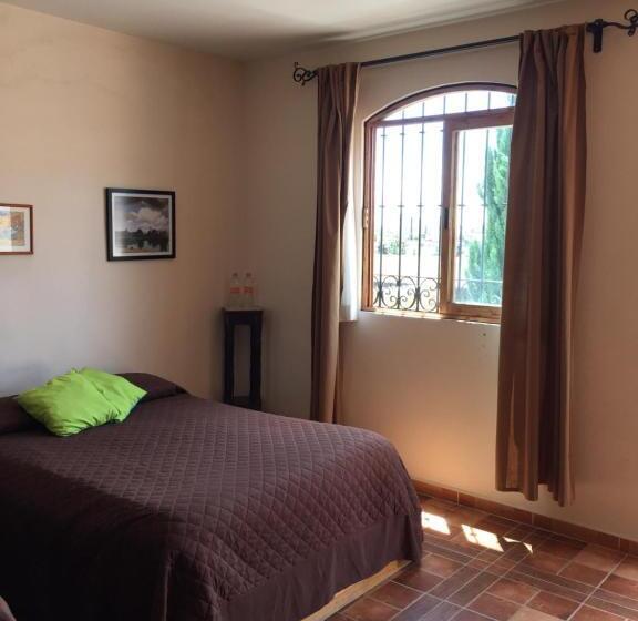 חדר סטנדרט לשלושה עם מרפסת, Hostal El Dulce Nombre