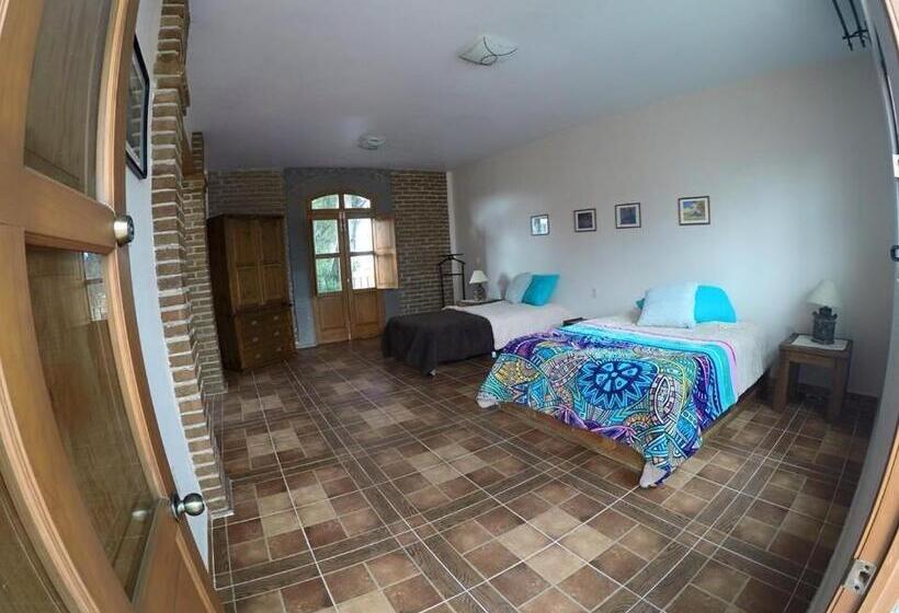 חדר סטנדרט לשלושה עם מרפסת, Hostal El Dulce Nombre