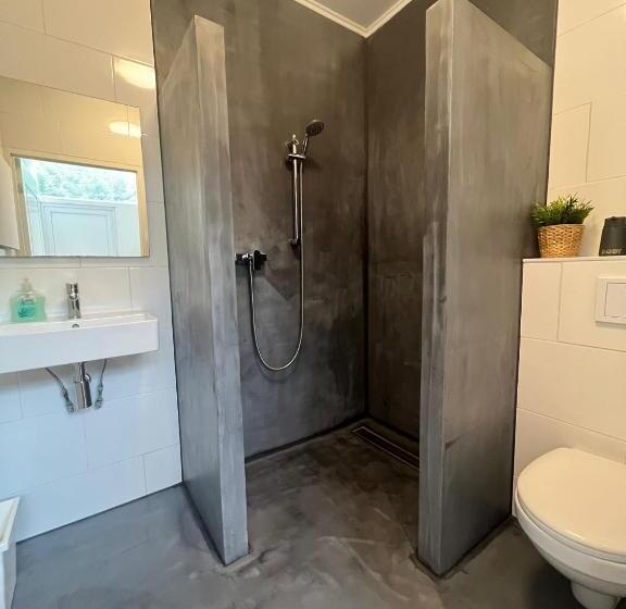 اتاق لوکس با چشمانداز باغ, B&b Sloterpark