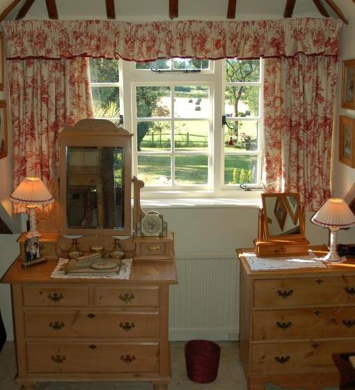 غرفة قياسية, Clayton Wickham Farmhouse