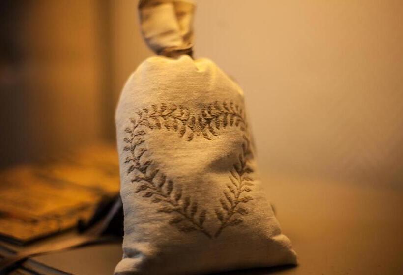 اتاق استاندارد با چشم‌انداز باغ, La Pause Angevine