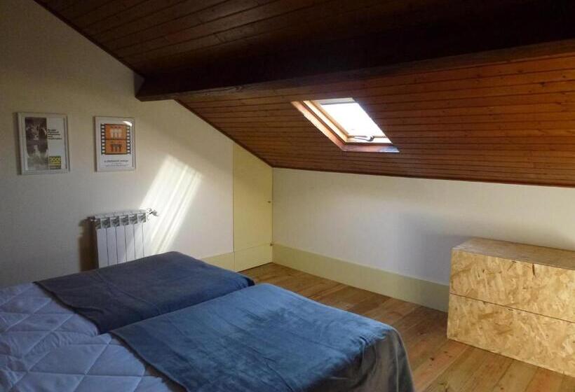 اتاق استاندارد با سرویس بهداشتی مشترک, Canvas Atelier Hostel