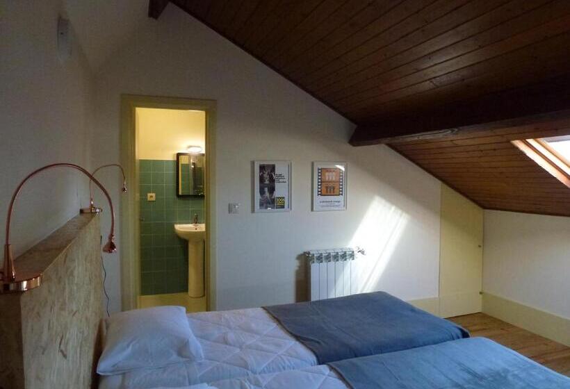 اتاق استاندارد با سرویس بهداشتی مشترک, Canvas Atelier Hostel