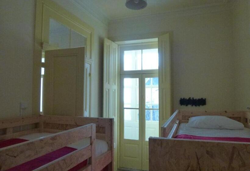 تختخواب در اتاق مشترک, Canvas Atelier Hostel