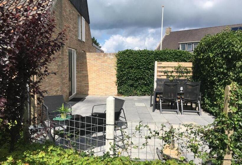 منزل غرفة نوم واحدة, Meeuw