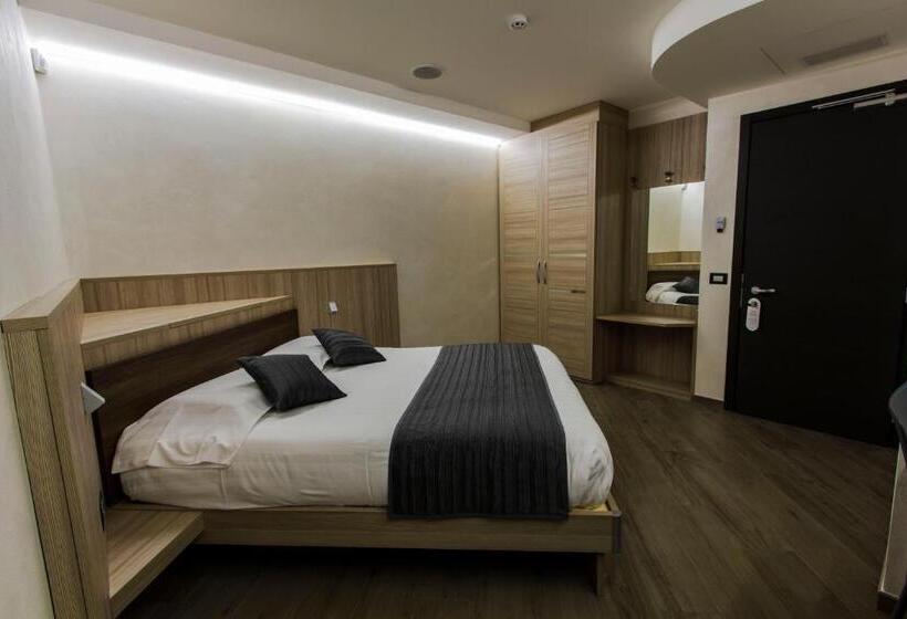 חדר סטנדרט, Mito