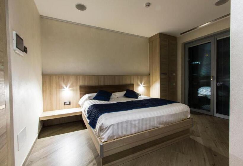 חדר סטנדרט, Mito