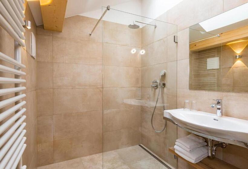 Duplex-huoneisto 1 Makuuhuone, Tiroler Weinstube