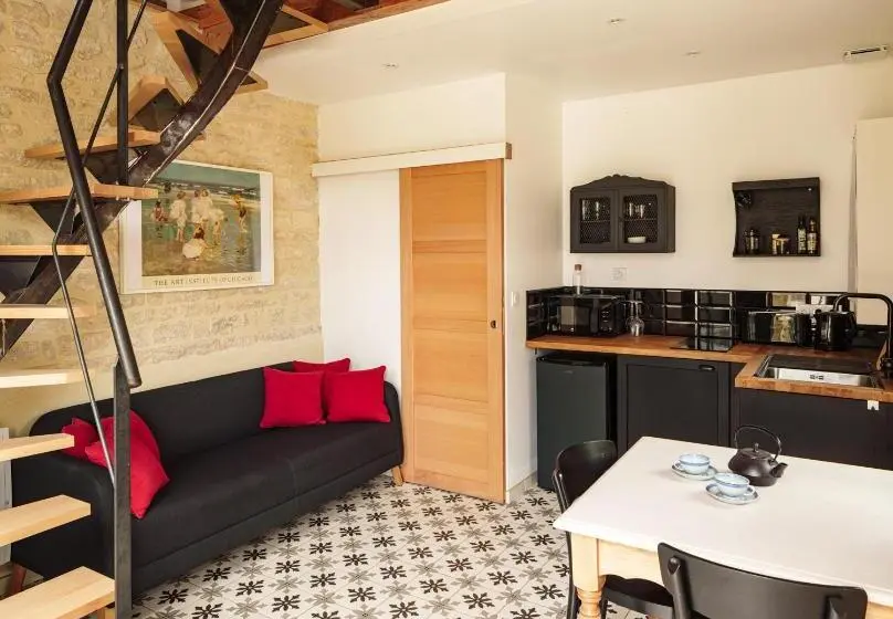 سوئیت با تخت بزرگ, La Cantellerie